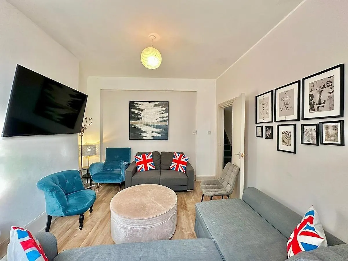 Large House In Central 105 London Holiday home