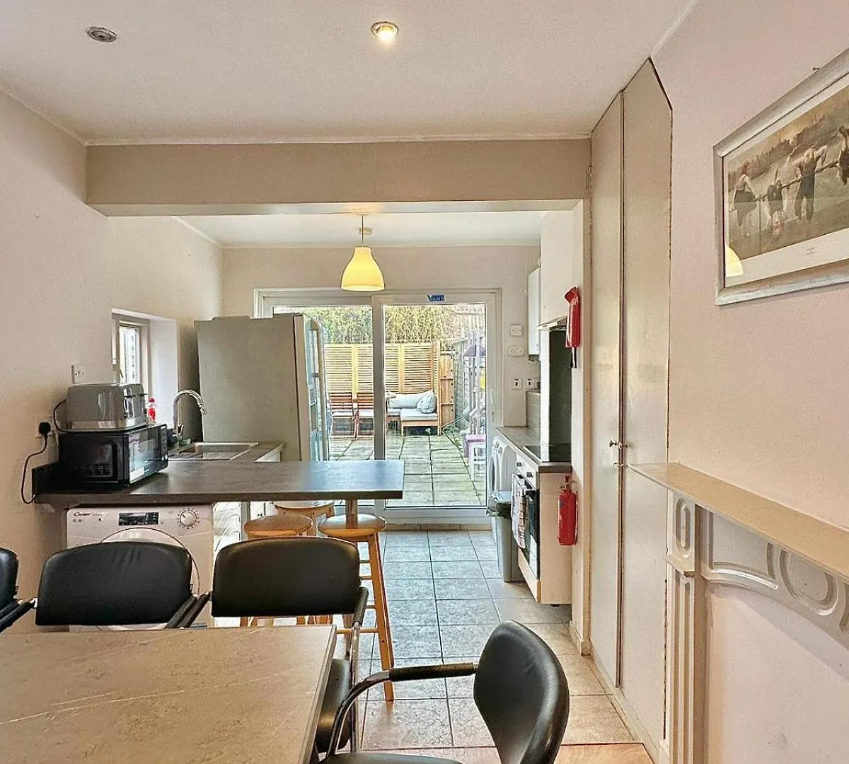 Large House In Central 105 London